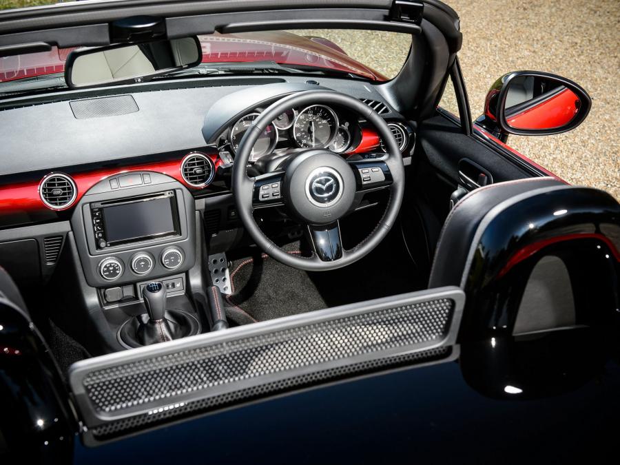 Интерьер Mazda MX-5 25th Anniversary (NC3) 2014 года  (UK) (фото 9 из 25)
